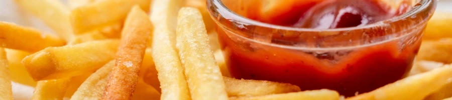 A crispy fries with dip