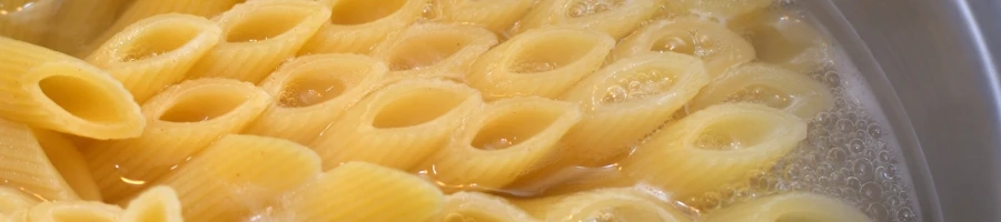 Cooking the pasta