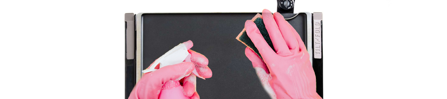 Washing the griddle using a sponge