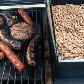 Cooking food using pellet grill