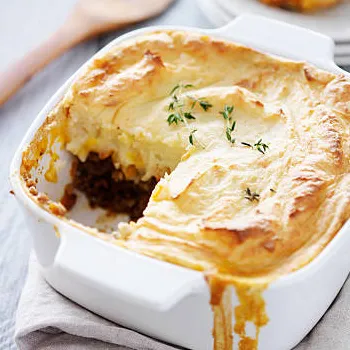 Cottage Pie vs Shepherd’s Pie (4 Main Differences)