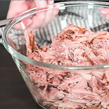 Pulled pork in a clear bown