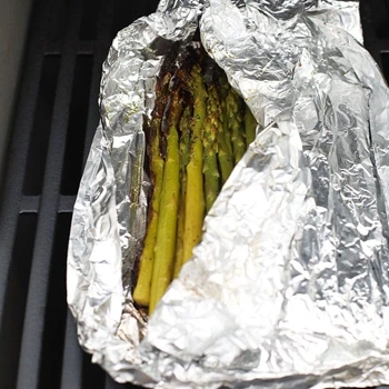 grilling asparagus in a foil packet