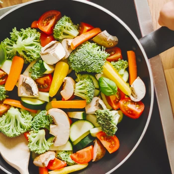 Cooking healthy vegetables on a pan