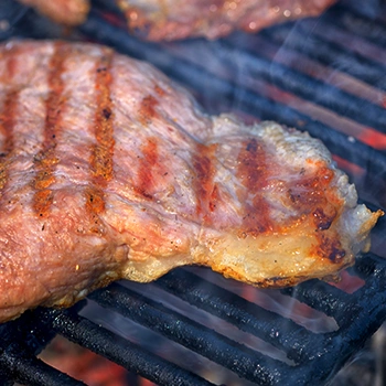Grilling pork chops in medium heat