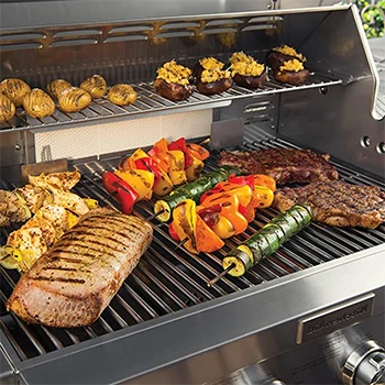 An image of a built-in gas grill with an excellent grill size