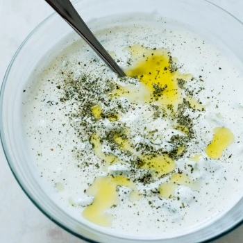 A yogurt mixture for marinating