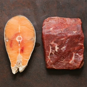 A top view of salmon vs beef side to side