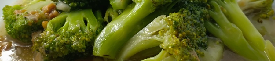 A garlic broccoli as side dish of Black Pepper Angus Steak